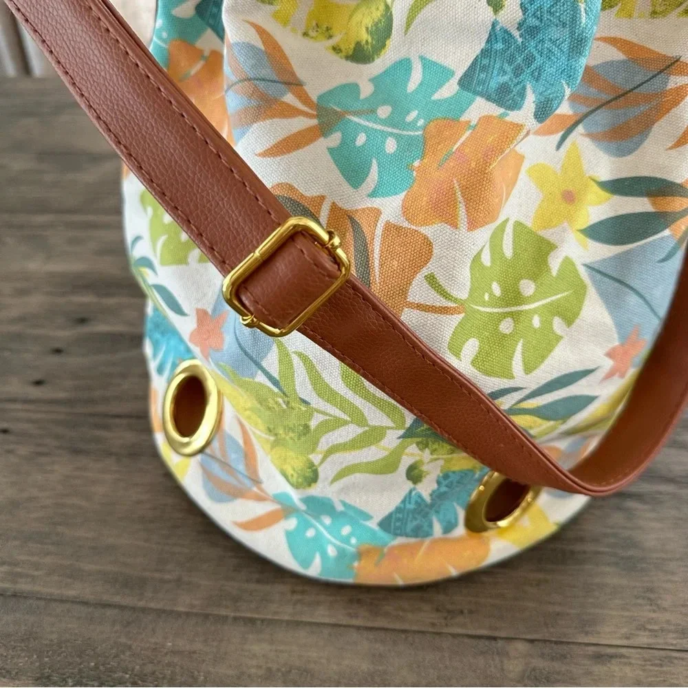 Disney Store Moana Canvas Bucket Bag Tropical Print Disneyland Disneyworld Purse